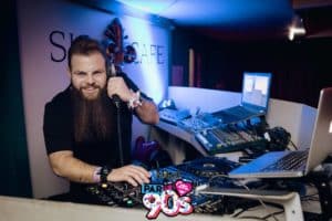 2019-sandro-bani-live-sio-cafe-90s-party